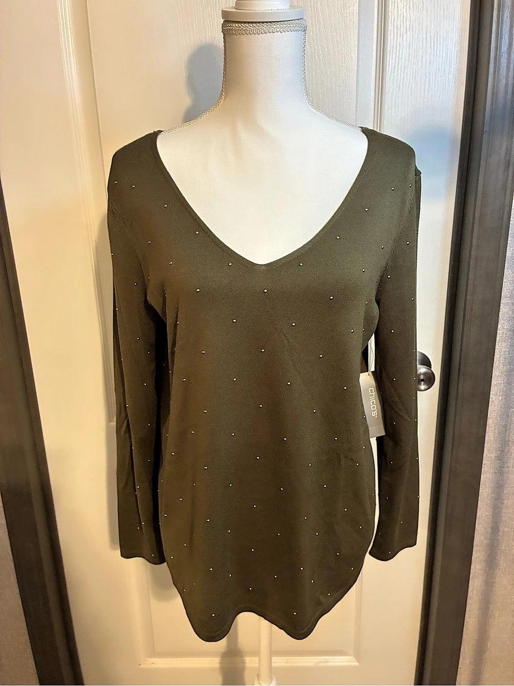 Chico's Scattered Studs V-Neck Pullover Sweater Olive Size 1